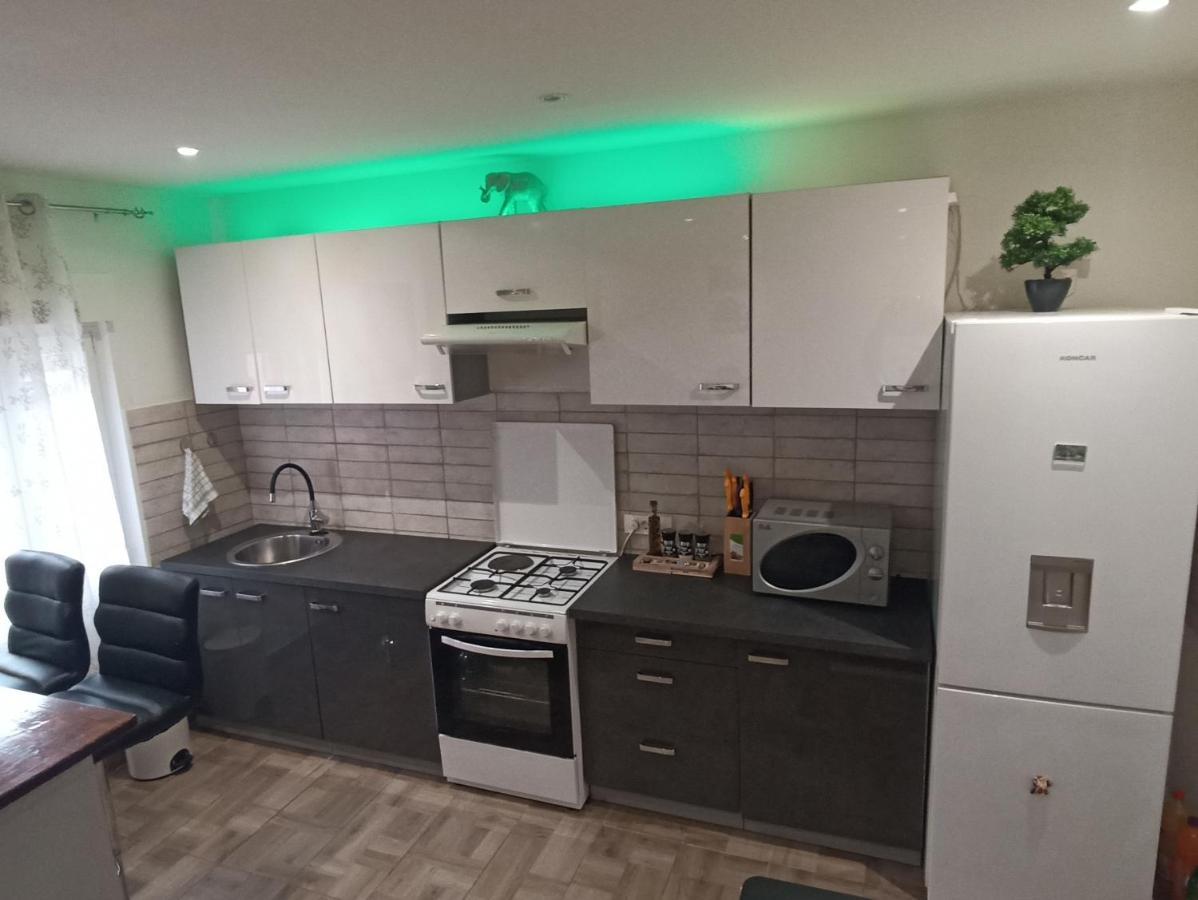 Apartmán Hukic A2 And A1 Fažana Exteriér fotografie